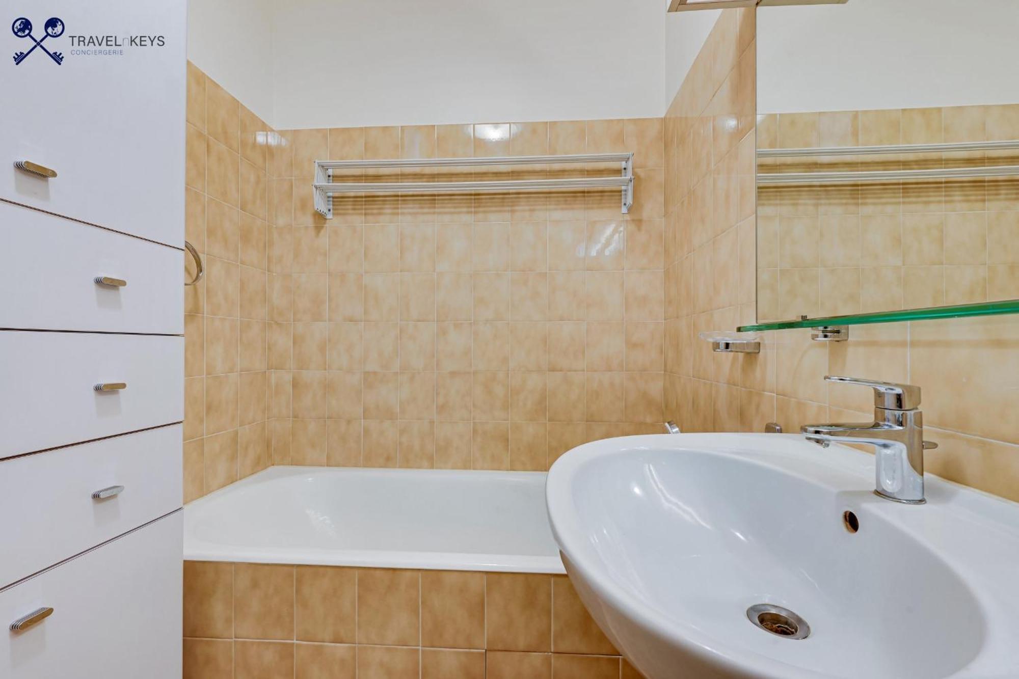 Cosy 1 Bedroom 15 * Parijs